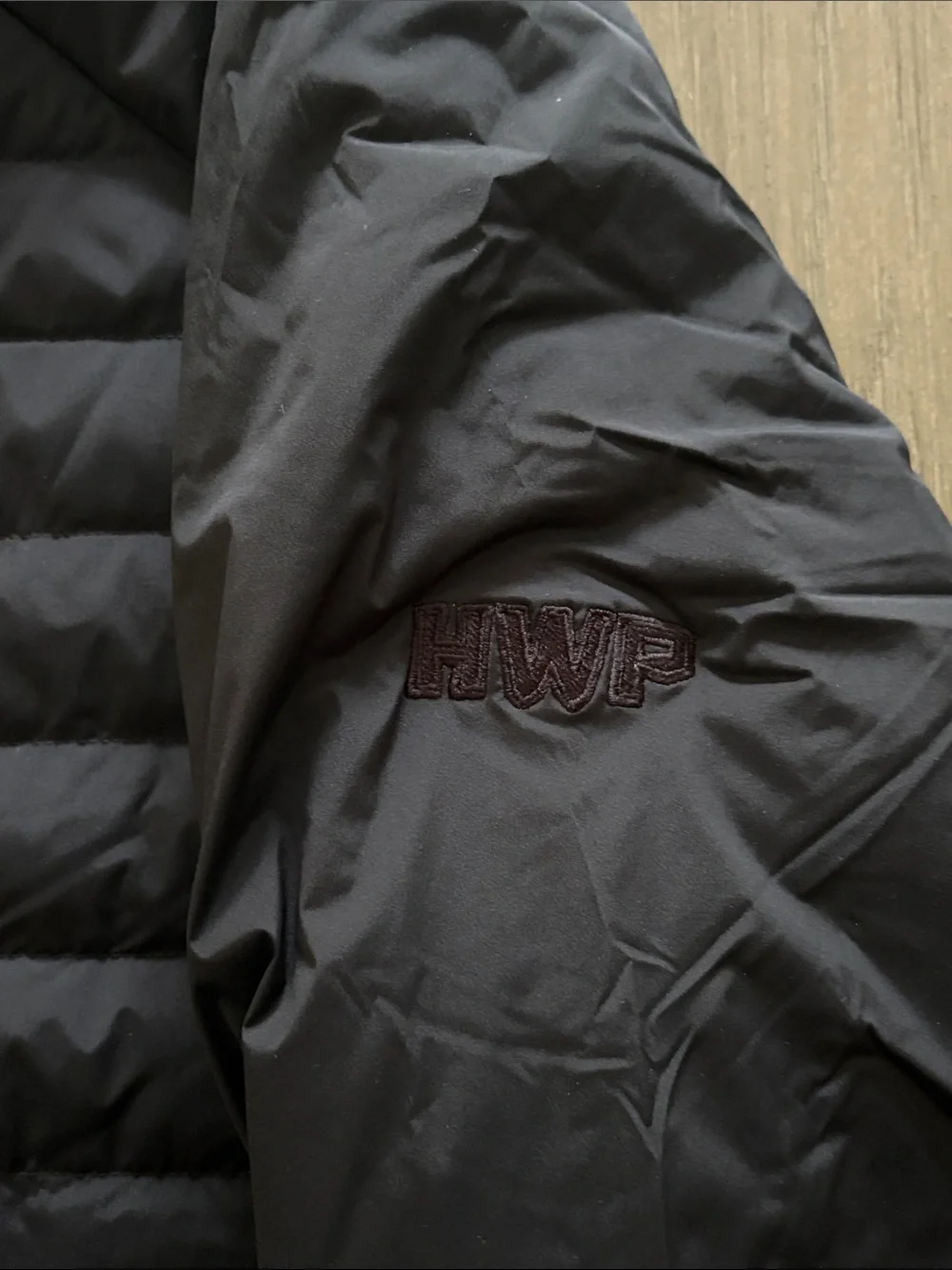 lululemon athletica Men's Black Hooded Puffer Jacket - Picture 3 of 4